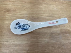 Thìa cơm men chàm cổ họa tiết Sen đen