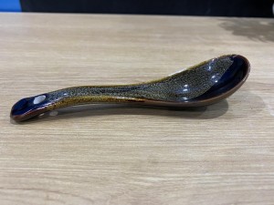 Thìa men hoả biến cánh gián quẹt