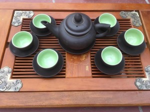 Tống đen chỉ khắc hoa