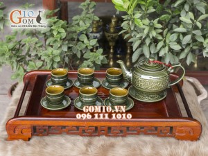 Trà men lục cổ khắc phố cổ