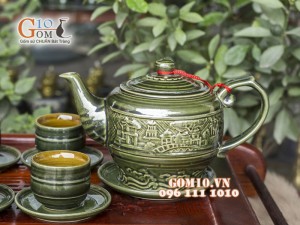 Trà men lục cổ khắc phố cổ