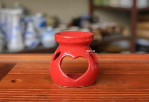 Trầm dáng tim, men gốm màu đỏ