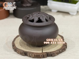 Trầm đen gốm tử sa, nắp khắc hoa 