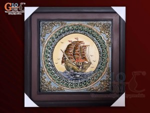 Tranh gốm đắp nổi Thuận Buồm Xuôi Gió, 50x50cm