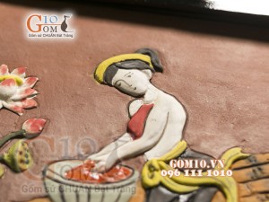Tranh gốm đất đỏ họa tiết Cô Tấm, 45x55cm