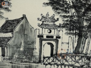 Tranh sứ cao cấp đen trắng vẽ cảnh cầu Thê Húc, 33x23cm