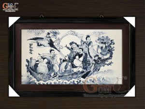 Tranh sứ cao cấp vẽ cảnh Bát Tiên Quá Hải, 60x90cm