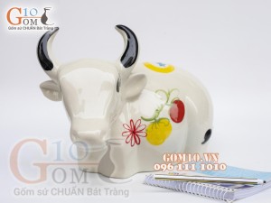 Trâu sứ tiết kiệm dáng nằm KT 30x13 cm (màu trắng)