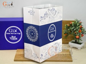 Túi giấy trắng xanh đựng hộp ấm chén