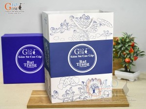 Túi giấy trắng xanh đựng hộp ấm chén