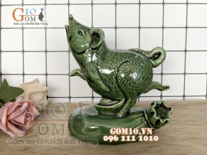 Tượng chuột linh vật xanh bên túi tiền, cao 14cm