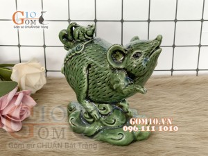 Tượng chuột linh vật xanh cõng con, cao 12cm