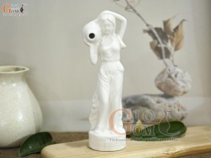 Tượng cô gái đổ nước men màu trắng, cao 23cm