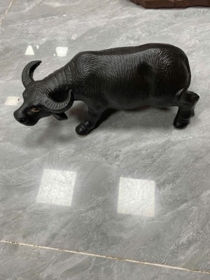 Tượng con trâu dài 32cm
