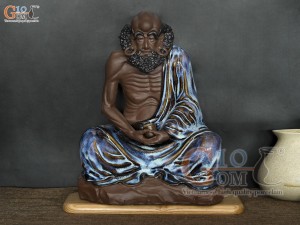 Tượng Đạt Ma ngồi thiền gốm men hoả biến xanh đá, cao 43cm