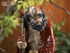 Tượng Đạt Ma quá hải áo đỏ men hoả biến, cao 65cm