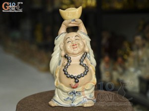 Tượng Di Lạc dáng nâng vàng men rạn, cao 22cm