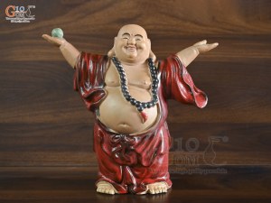 Tượng Di Lạc hoan hỷ men hỏa biến đỏ, cao 35cm
