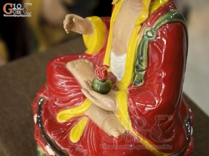 Tượng Địa Tạng Vương Bồ Tát men màu, cao 35cm