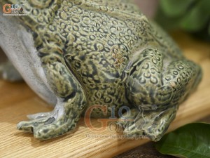 Tượng ếch màu xanh rêu, dài 18cm