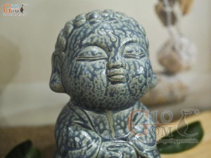 Tượng gốm ngồi An Nhiên màu xanh rêu, cao 20cm