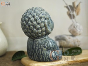 Tượng gốm ngồi An Nhiên màu xanh rêu, cao 20cm