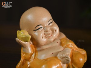 Tượng gốm Chú Tiểu Chiêu Tài cao 7,5cm (Màu ngẫu nhiên)