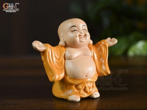 Tượng gốm Chú Tiểu Đón Phúc cao 10cm (Màu ngẫu nhiên)