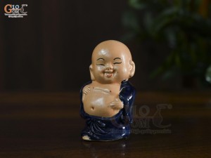 Tượng gốm Chú Tiểu Hoan Hỷ cao 10cm (Màu ngẫu nhiên)