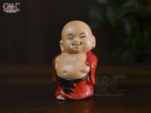 Tượng gốm Chú Tiểu Hoan Hỷ cao 10cm (Màu ngẫu nhiên)