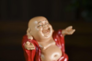 Tượng gốm Di Lạc Đón Phúc cao 10,5cm (Màu ngẫu nhiên)