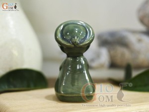 Tượng gốm Em bé Việt Nam men hỏa biến, cao 9cm (Bé gái ngồi)