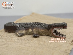 Tượng gốm hình cá sấu, dài 23cm