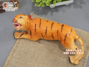 Tượng gốm hình chú Hổ, dài 26cm