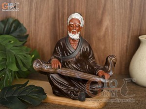 Tượng gốm Lý Bá Nha chơi đàn áo nâu, cao 21cm