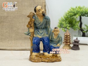 Tượng gốm men màu dáng Lão nông dắt cháu, cao 16cm