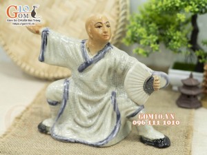 Tượng gốm men rạn đạo sĩ luyện võ, cao 19cm