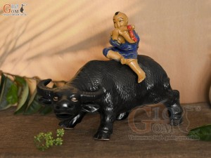 Tượng gốm Mục Đồng cưỡi trâu, dài 32cm