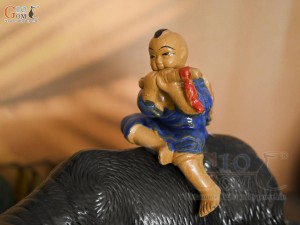 Tượng gốm Mục Đồng cưỡi trâu, dài 32cm