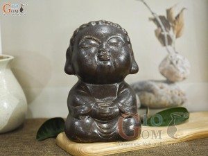 Tượng gốm ngồi An Nhiên màu nâu, cao 20cm