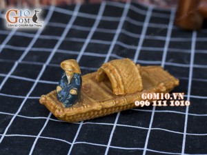 Mô hình gốm Ông lão chèo thuyền 20cm