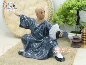 Tượng gốm đạo sĩ áo xanh luyện võ, cao 19cm