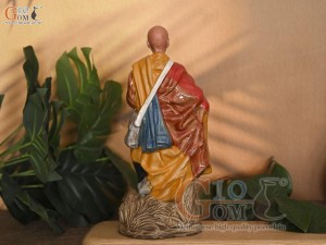 Tượng gốm thầy Thích Minh Tuệ, cao 27cm