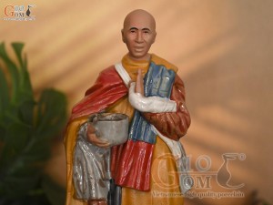 Tượng gốm thầy Thích Minh Tuệ, cao 27cm