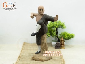 Tượng gốm võ sư đấu võ thế 2, cao 30cm