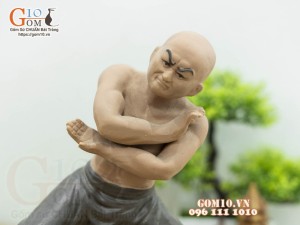 Tượng gốm võ sư đấu võ thế 4, cao 30cm