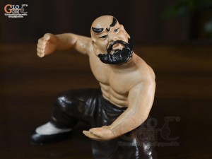 Tượng gốm võ sư nâu, cao 14.5cm (thế 3)