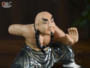 Tượng gốm võ sư xanh, cao 11.5cm (thế 1)