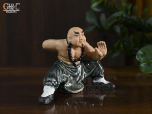 Tượng gốm võ sư xanh, cao 11.5cm (thế 1)
