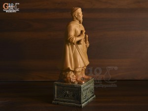 Tượng Hưng Đạo Đại Vương màu mộc